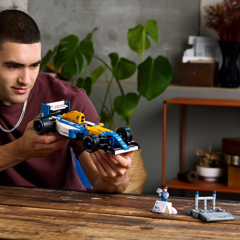 LEGO Icons: Williams Racing FW14B & Nigel Mansell