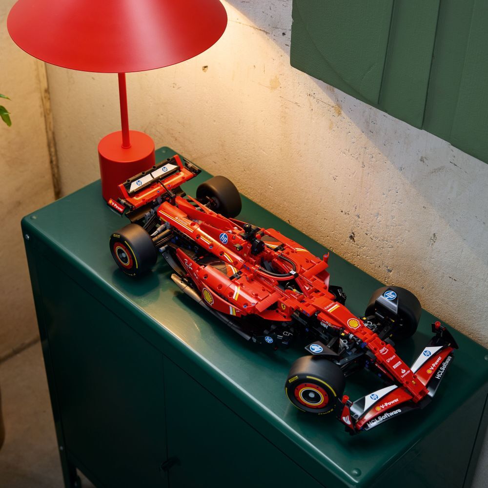 LEGO Technic: Ferrari SF-24 F1 Car