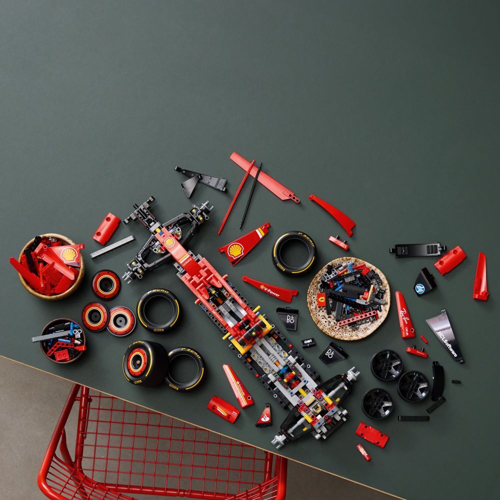 LEGO Technic: Ferrari SF-24 F1 Car