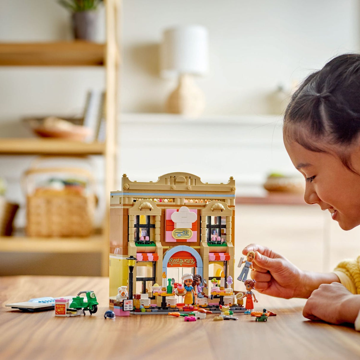 LEGO Friends: Restaurant and Cooking School