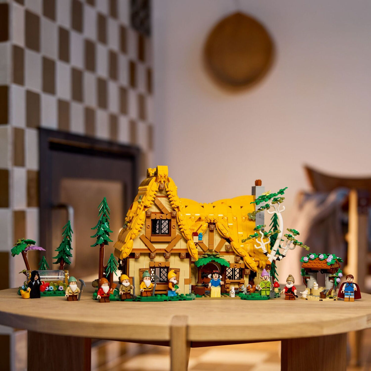 LEGO Disney Princess: Snow White and the Seven Dwarfs' Cottage