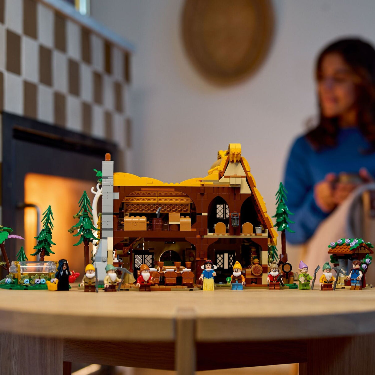 LEGO Disney Princess: Snow White and the Seven Dwarfs' Cottage