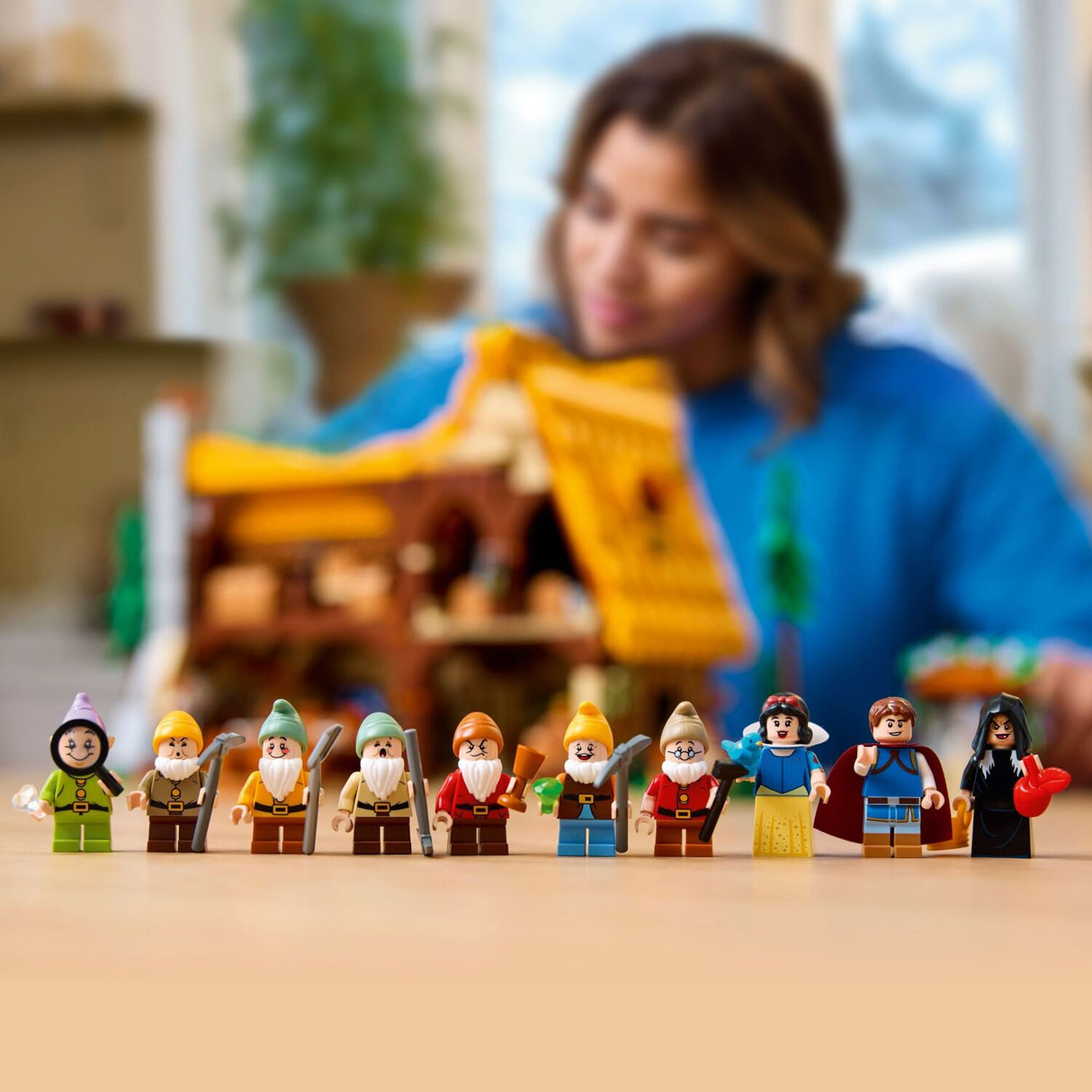 LEGO Disney Princess: Snow White and the Seven Dwarfs' Cottage