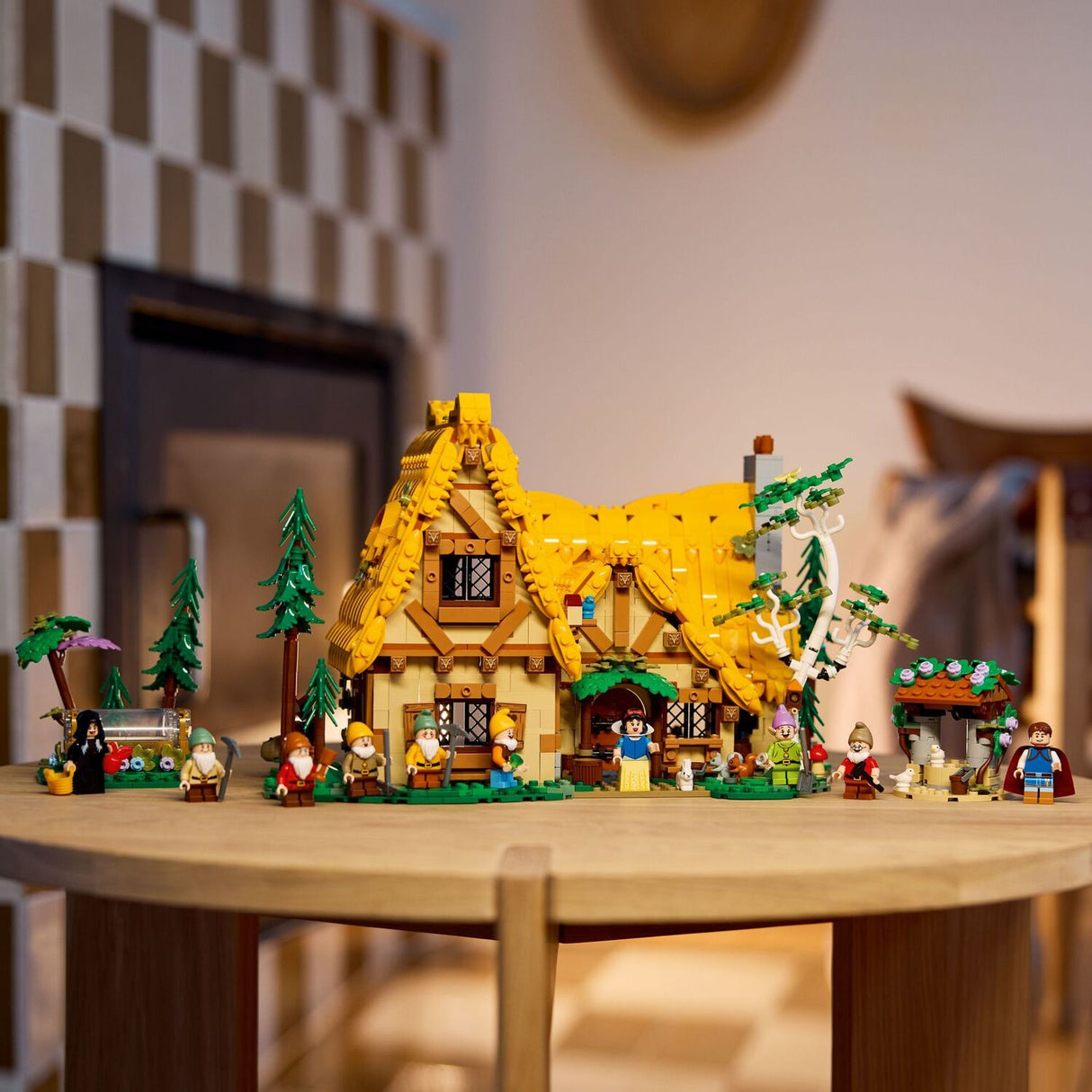 LEGO Disney Princess: Snow White and the Seven Dwarfs' Cottage