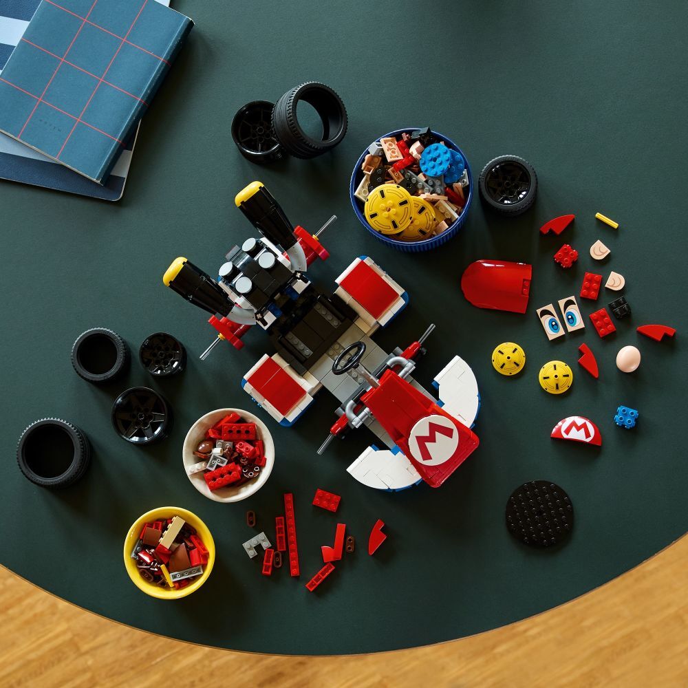 LEGO Super Mario: Mario Kart™ – Mario & Standard Kart