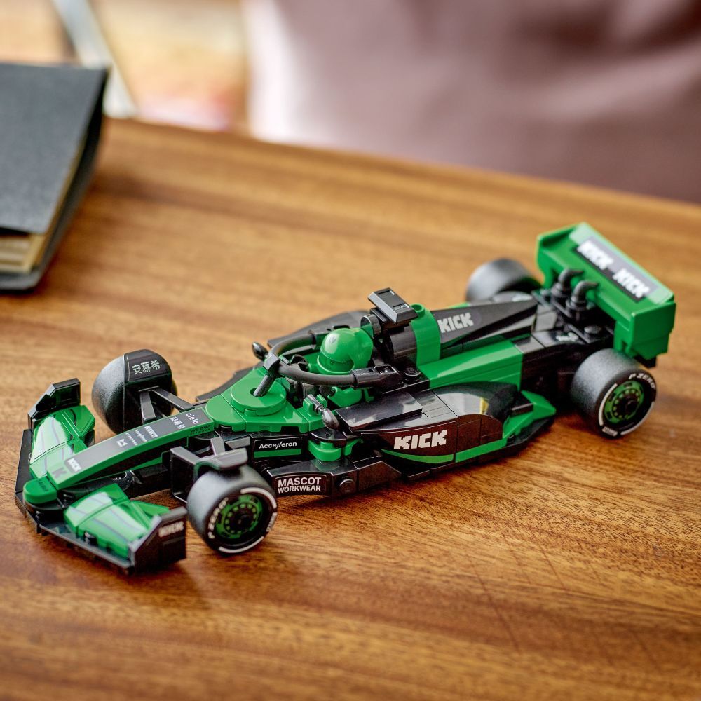 LEGO Speed Champions: KICK Sauber F1® Team C44 Race Car