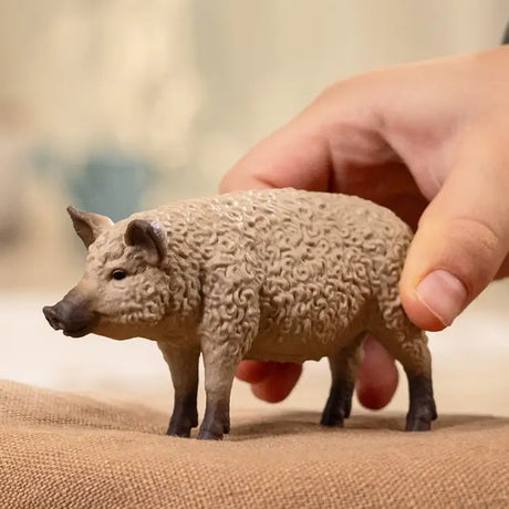 Figures & Collectibles