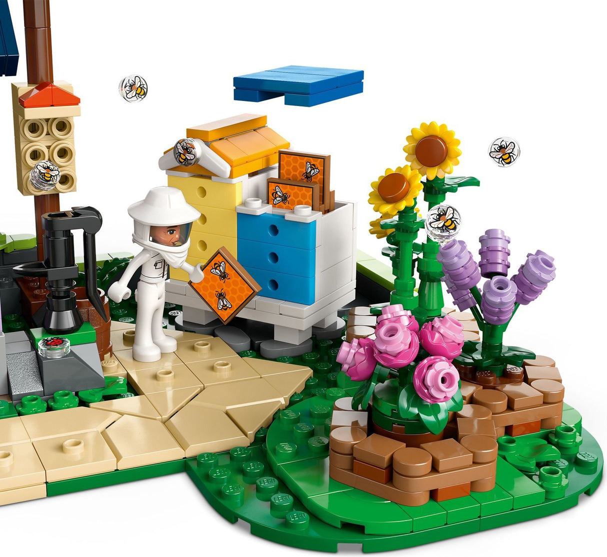 LEGO Friends: Beekeepers' House and Flower Garden