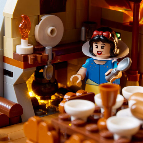 LEGO Disney Princess: Snow White and the Seven Dwarfs' Cottage
