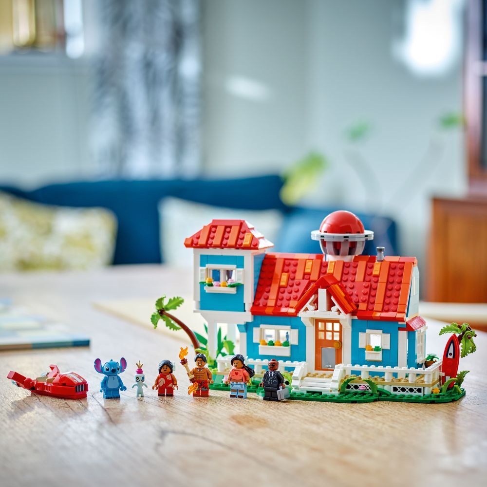 LEGO Disney Classic: Lilo and Stitch Beach House