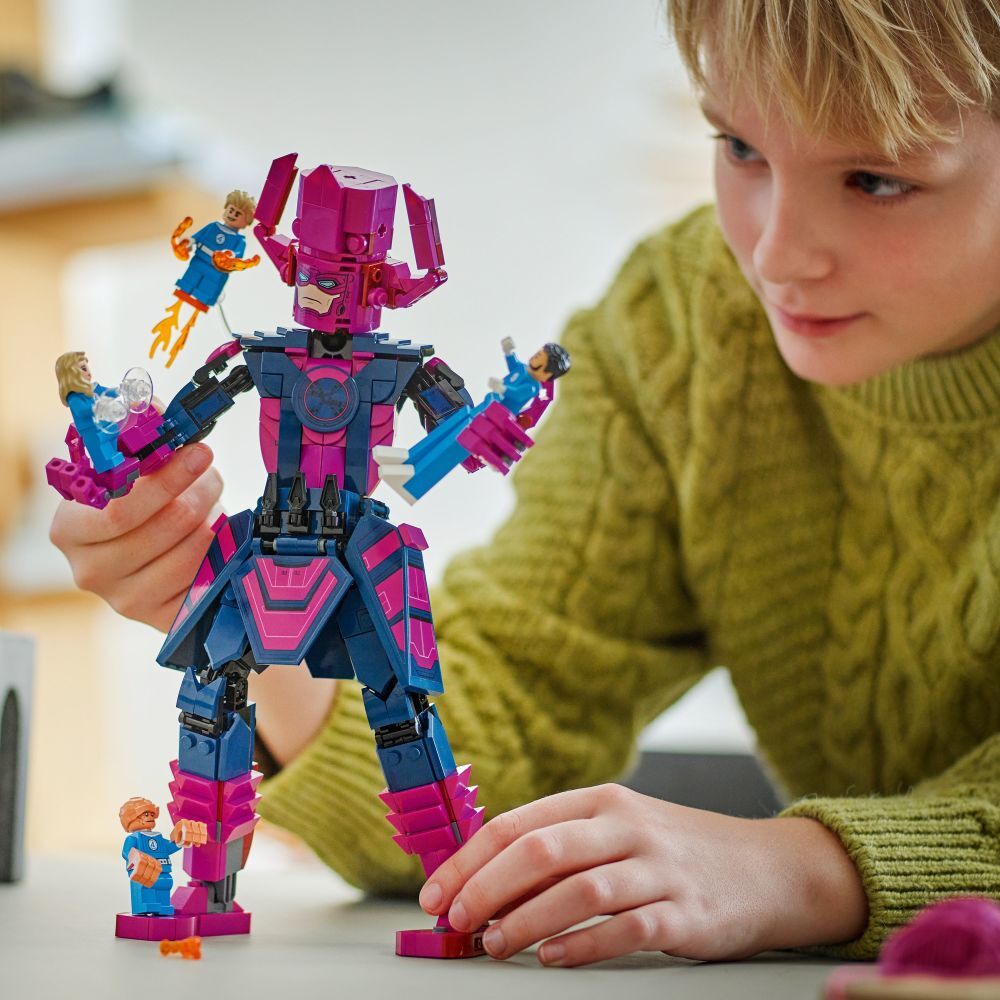 LEGO Super Heroes Marvel: Fantastic Four vs. Galactus Construction Figure