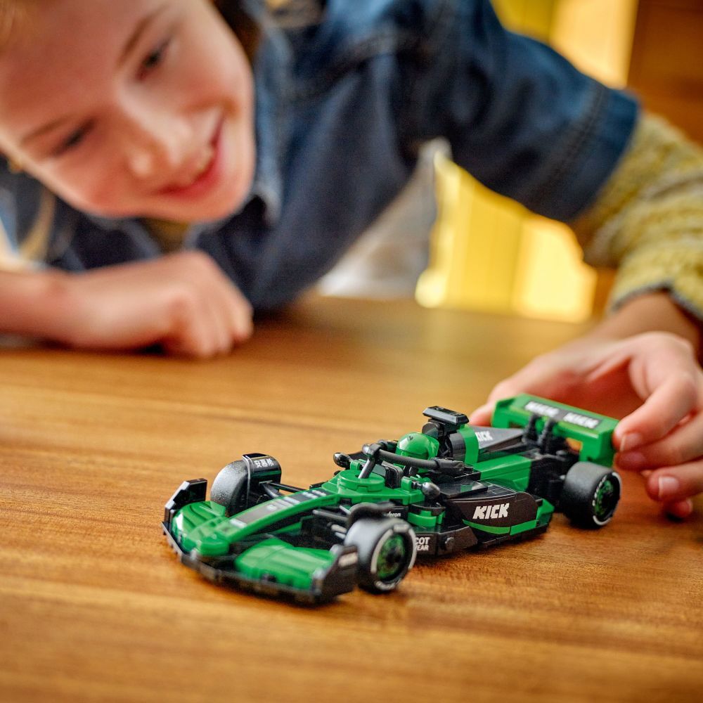 LEGO Speed Champions: KICK Sauber F1® Team C44 Race Car