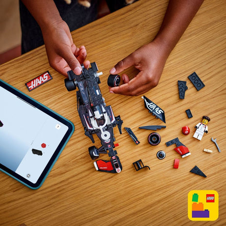 LEGO Speed Champions: MoneyGram Haas F1® Team VF-24 Race Car