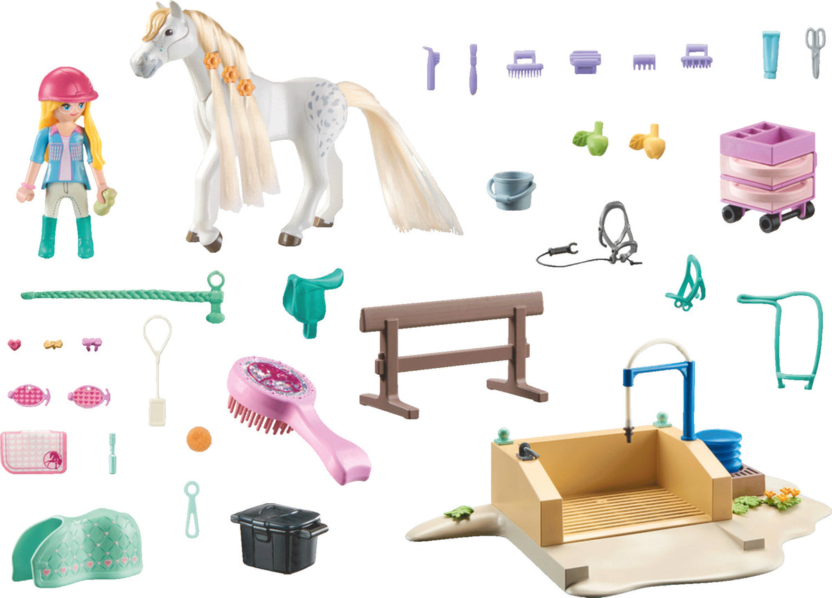 Playmobil Washing Station with Isabella and Lioness