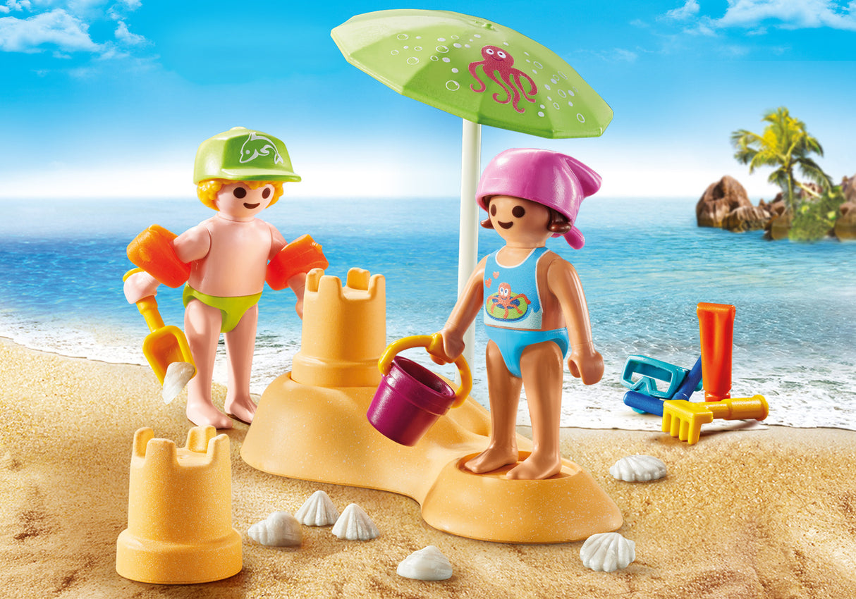 Playmobil Kids with sand castle