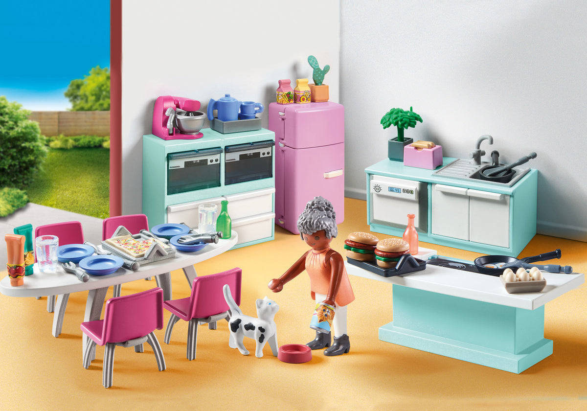 Kitchen with Dining Table