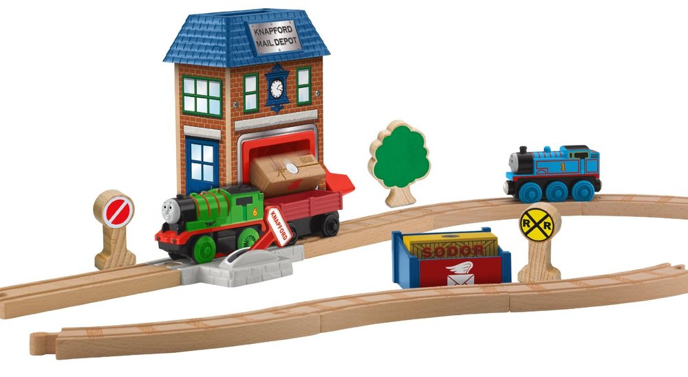 Thomas & Friends Wooden Railway: Percy and the Mail Station Set